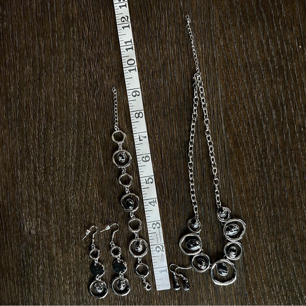 NEW Matching Custom Jewelry Set, Necklace/Bracelet/2pairs of earrings - Picture 6 of 11